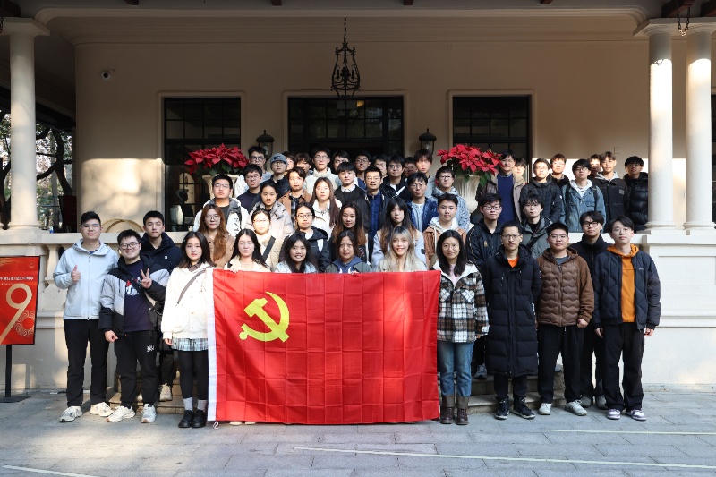 1766987677356867.jpg 图2 百代小楼前合影_resized.JPG