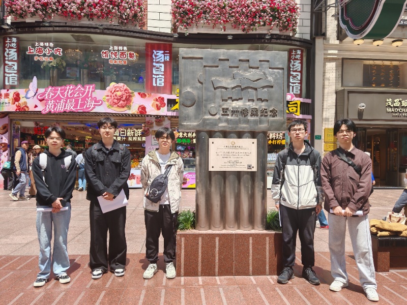 图3 小组合影1_resized.jpg